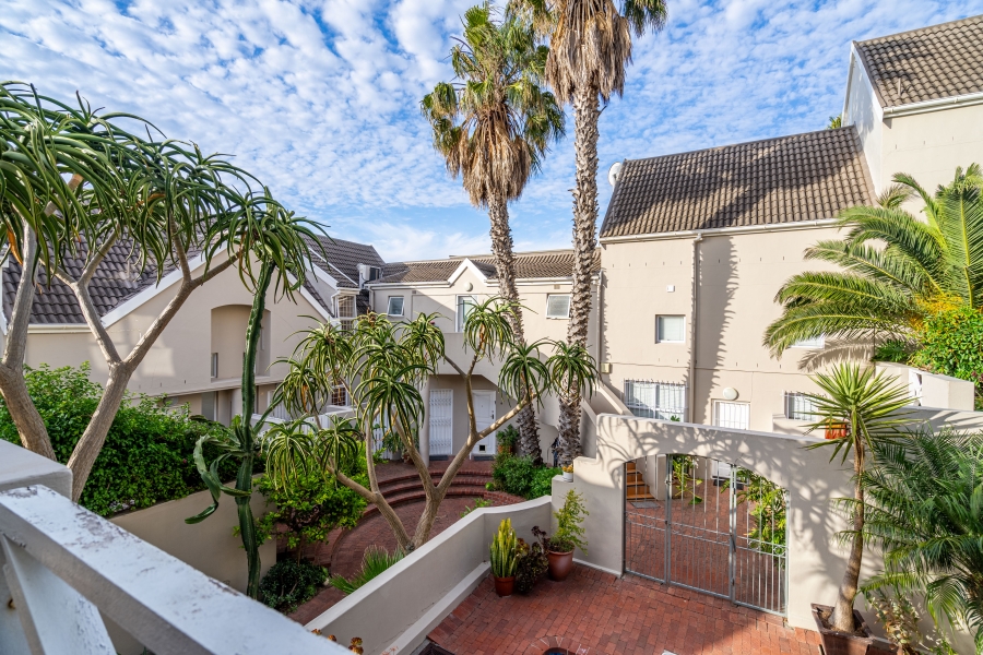 2 Bedroom Property for Sale in Sea Point Western Cape